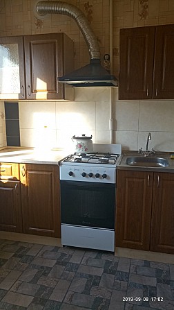 Сдам комнату с хозяйкой ул.титова у остановки Дніпро - зображення 1