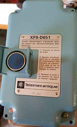 Концевой выключатель Xf9-d651, Xcr-a12, Xcr-a15, Zc2-je01, Zc2-jc2 Сумы - изображение 1