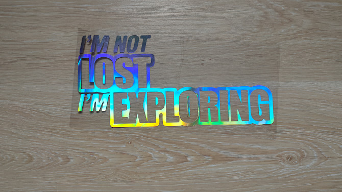 Наклейка на авто im not lost im exploring Бориспіль - зображення 1