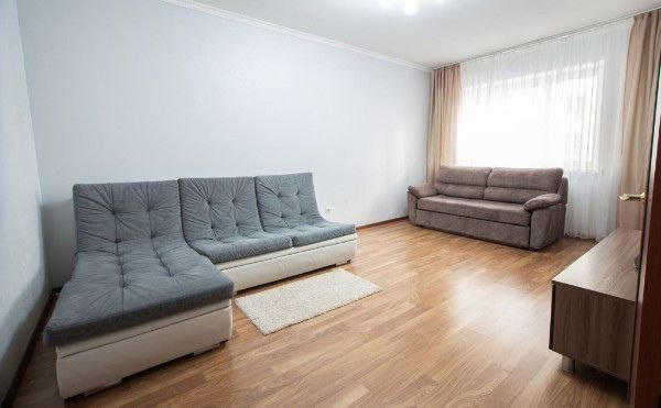 Сдам 2х комн кв-ру в центре по просп.воли 4500 грн/мес Луцьк - зображення 1