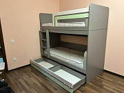 Продаєм двоповерхове ліжко з матрацами та шафа у дитячу кімнату Київ