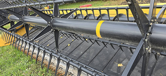 Зернова стрічкова жниварка NH Superflex Киев - изображение 1