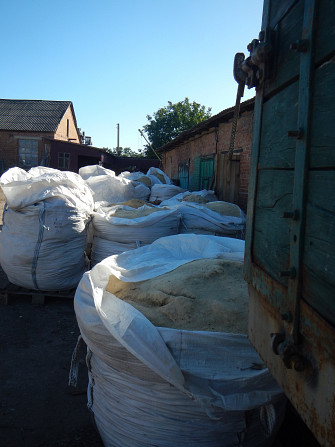 Продам тирсу липи (дрібна) до 30м.куб, расфасована в к1мкуб. у мішки биг беги, 300грн, без урахуванн Миргород - зображення 1