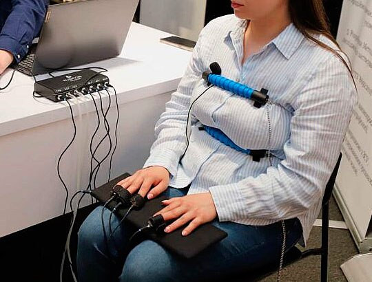 Перевірка на детекторі брехні - поліграфологи з Polygraph Київ - зображення 1
